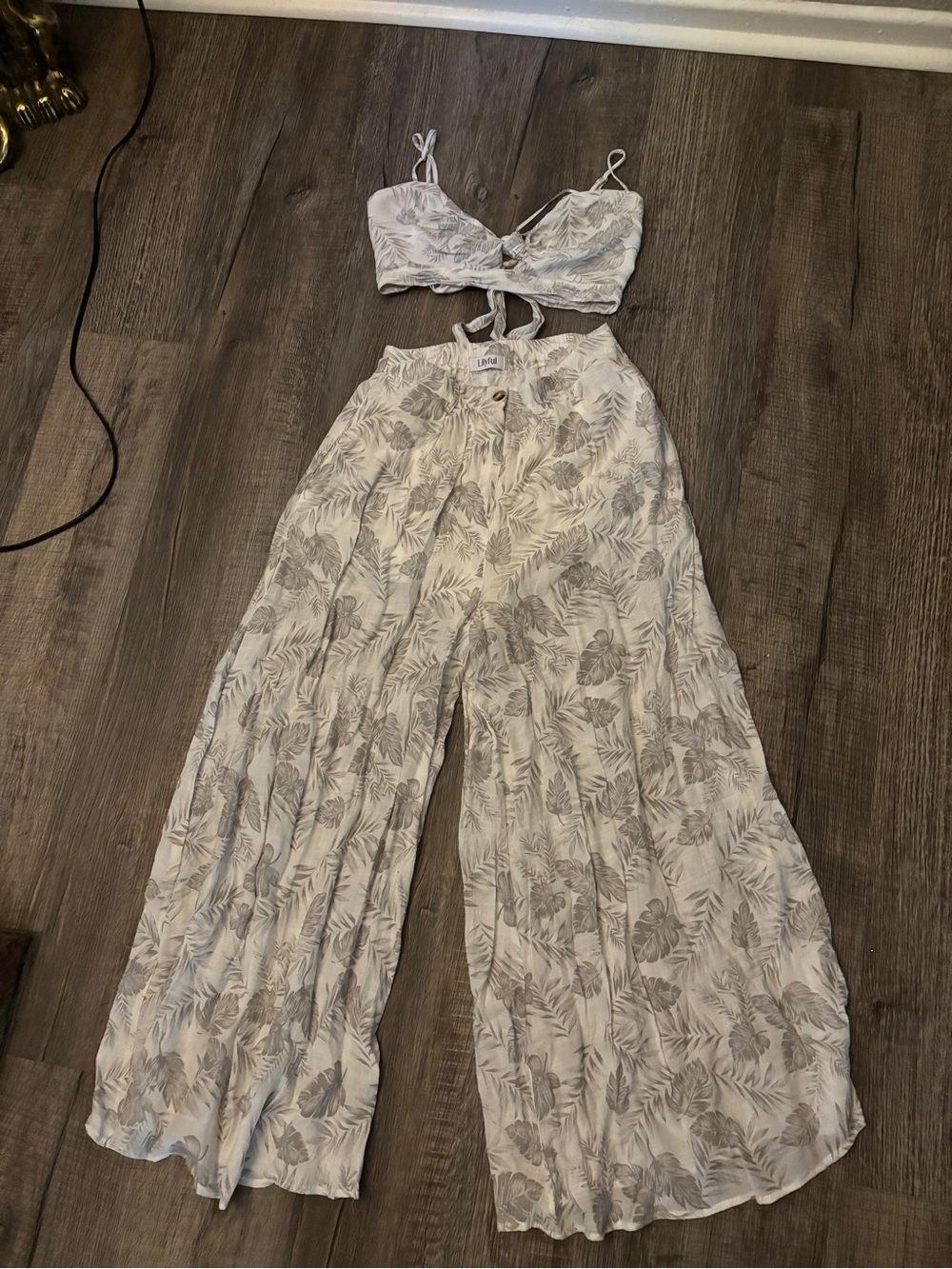 Light Gray Floral Wide-Leg Pants - Women